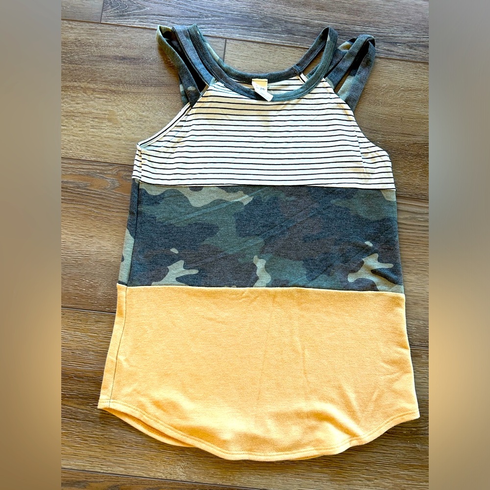 ➡️ 7th Ray ⬅️ Sleeveless Shirt
